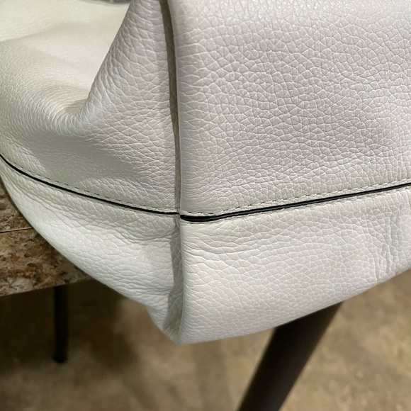 Michael Kors White Pebbled W/Black Leather Chain Large Satchel Bag - Picture 15 of 16